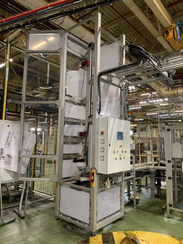 Machine spéciale élévateur profil aluminium